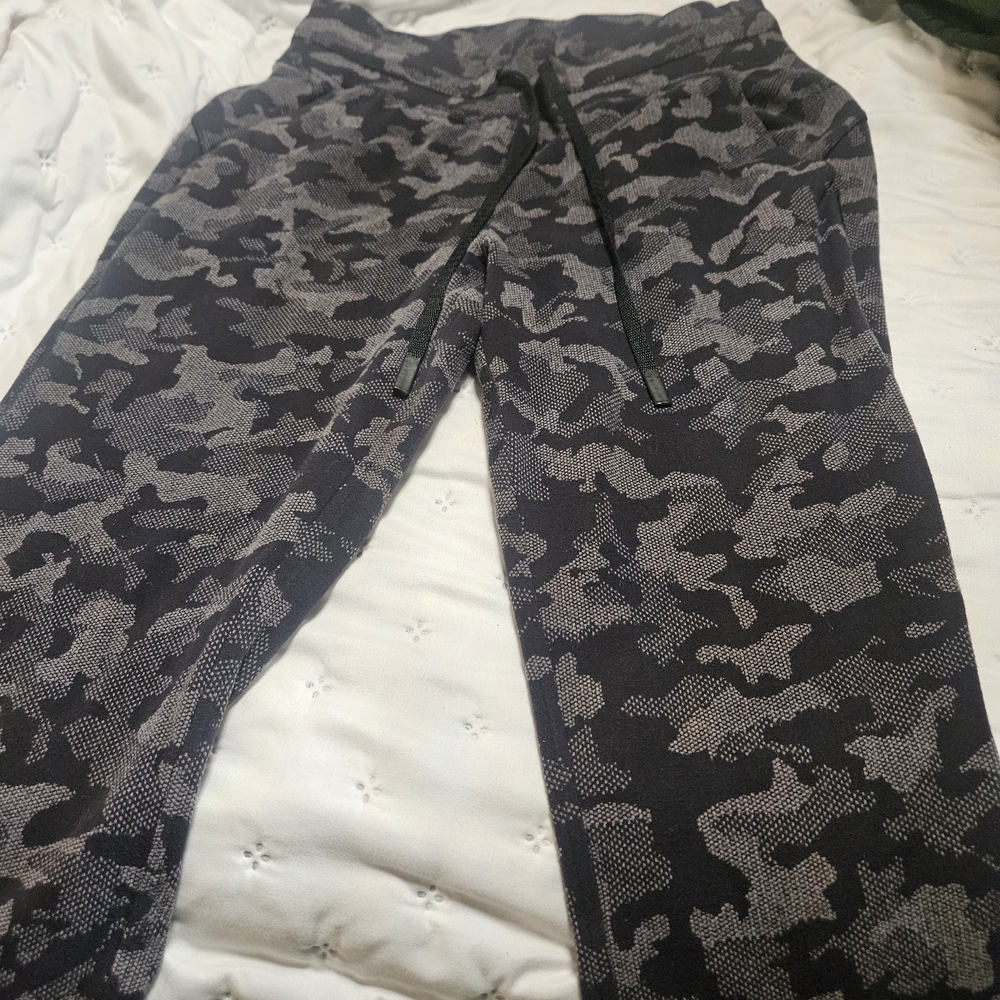 lululemon athletica Camouflage Joggers Black and Gray